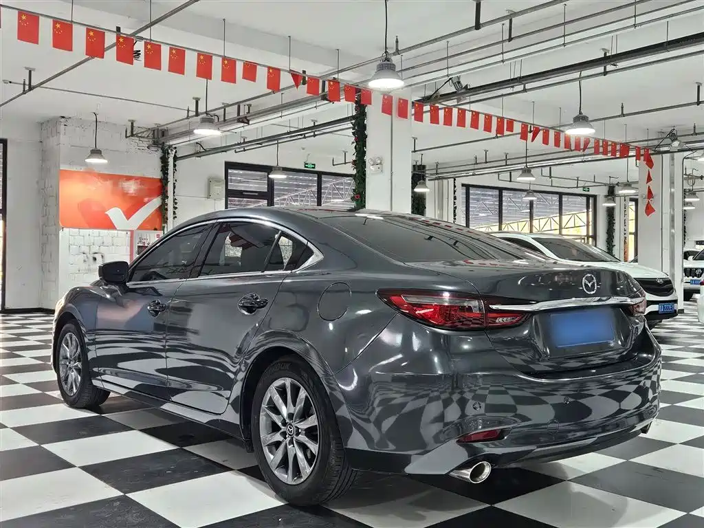 Photo 5 - Mazda Atenza