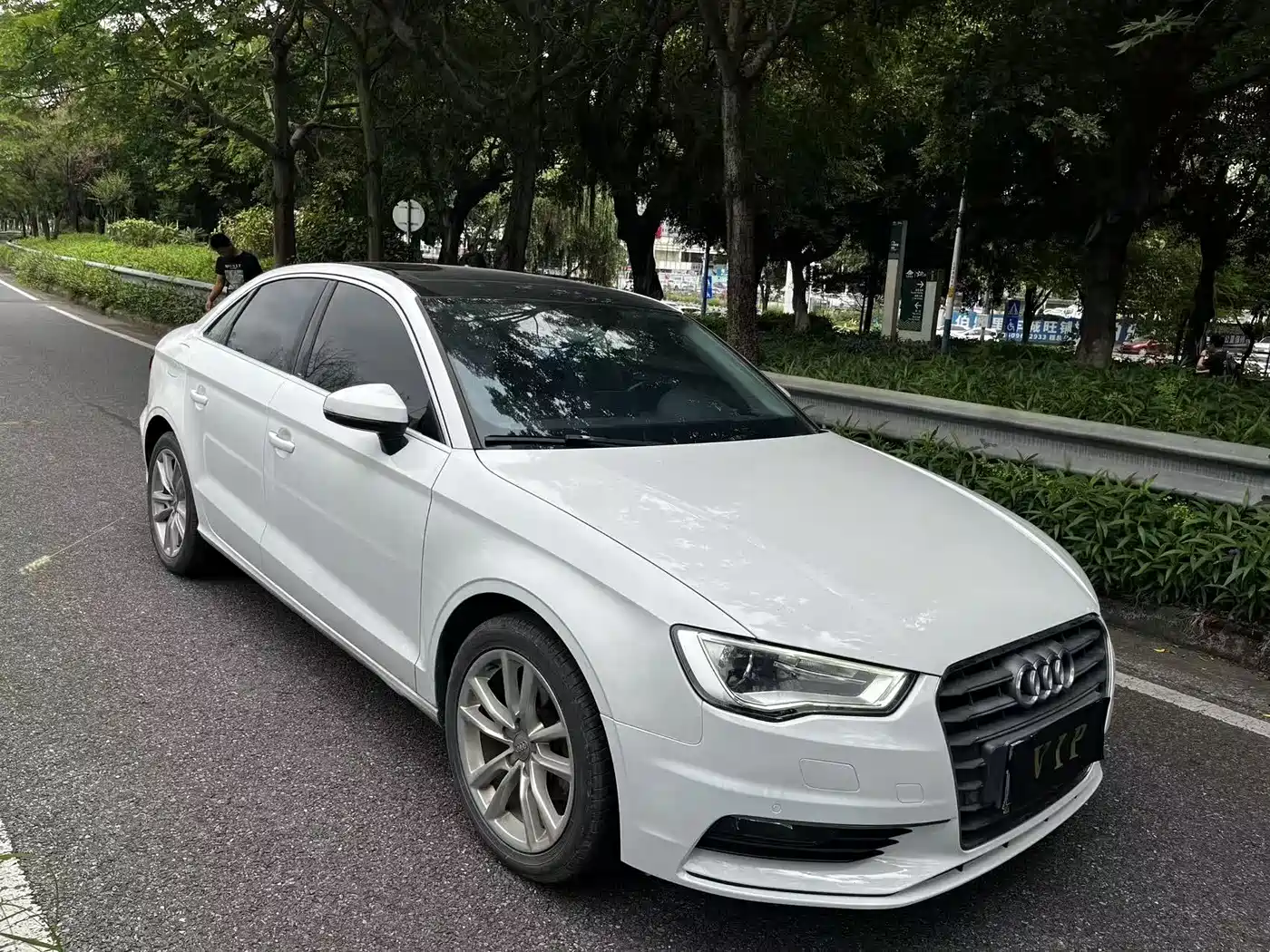 Audi A3 2016 Limousine 35 TFSI Leadership фото 3