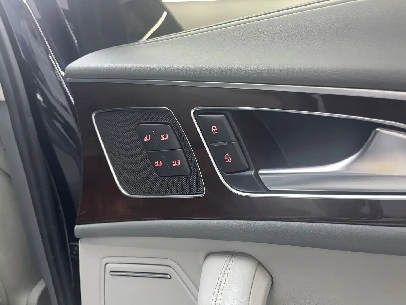 Audi A6L 2014 2014 35 FSI Comfort