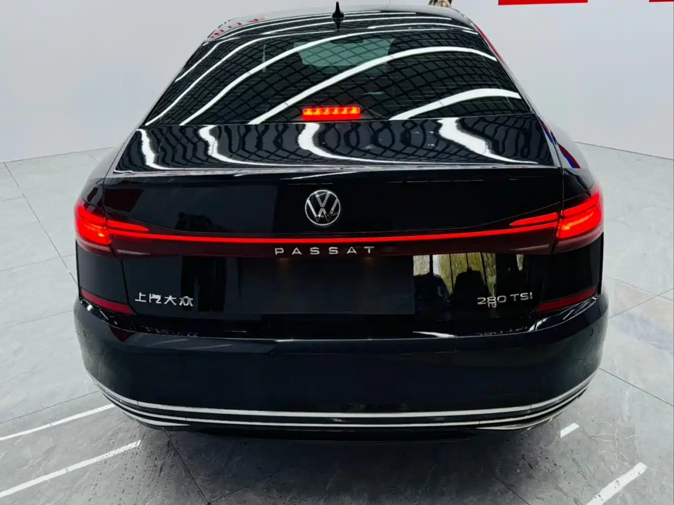 Volkswagen Passat 2022 280TSI Business Edition фото 12