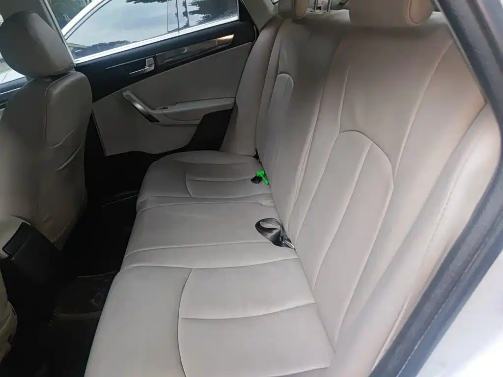 Zhonghua H530 2015 2012 Model 1.5T Automatic Elite