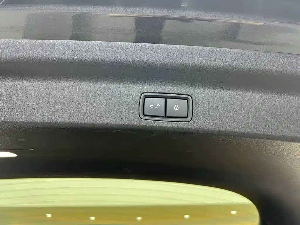 Li Auto L8 2025 2025 Ultra Smart Renewal Edition