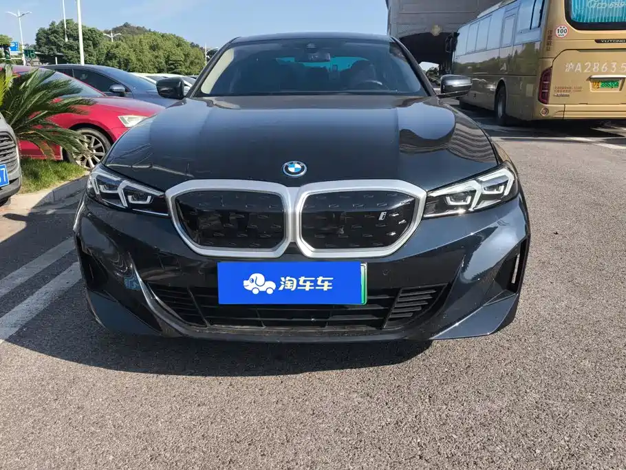 Фото 2 - BMW i3