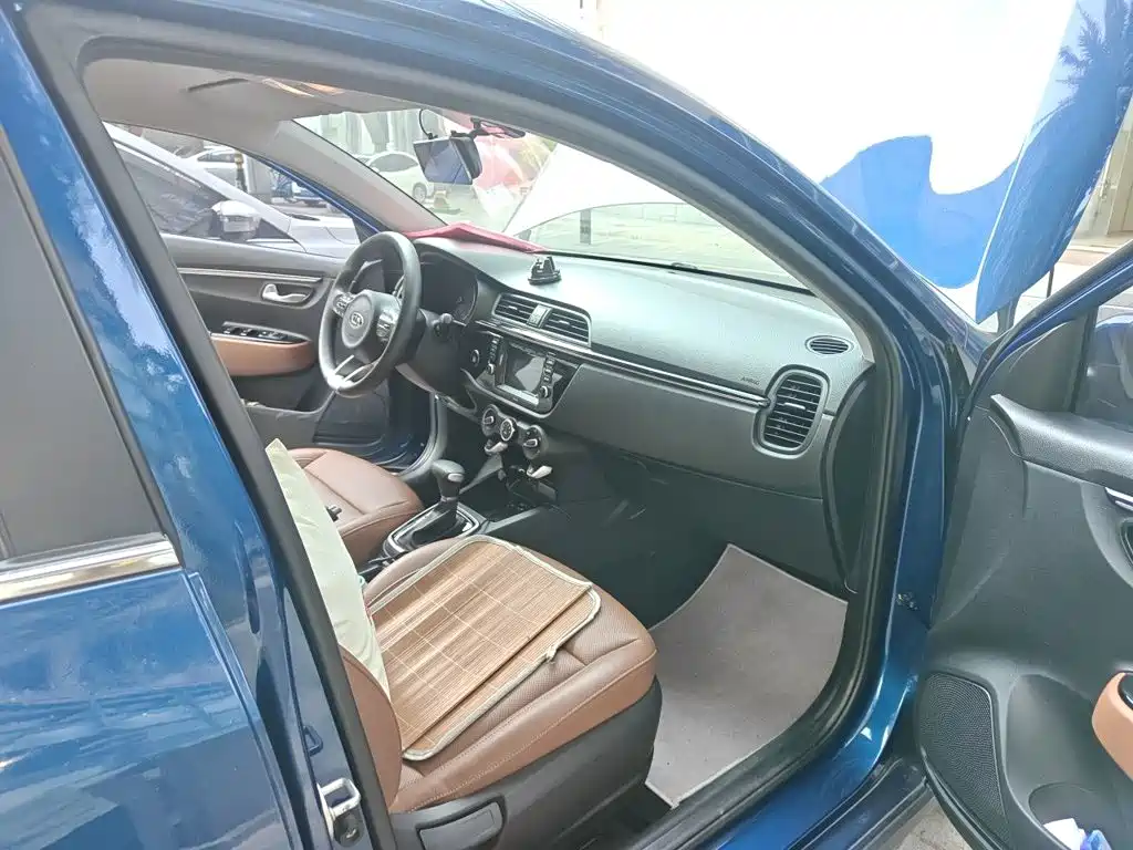Kia KX CROSS 2018 2017 1.4L AT GLS