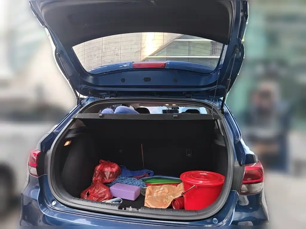 Kia KX CROSS 2018 2017 1.4L AT GLS