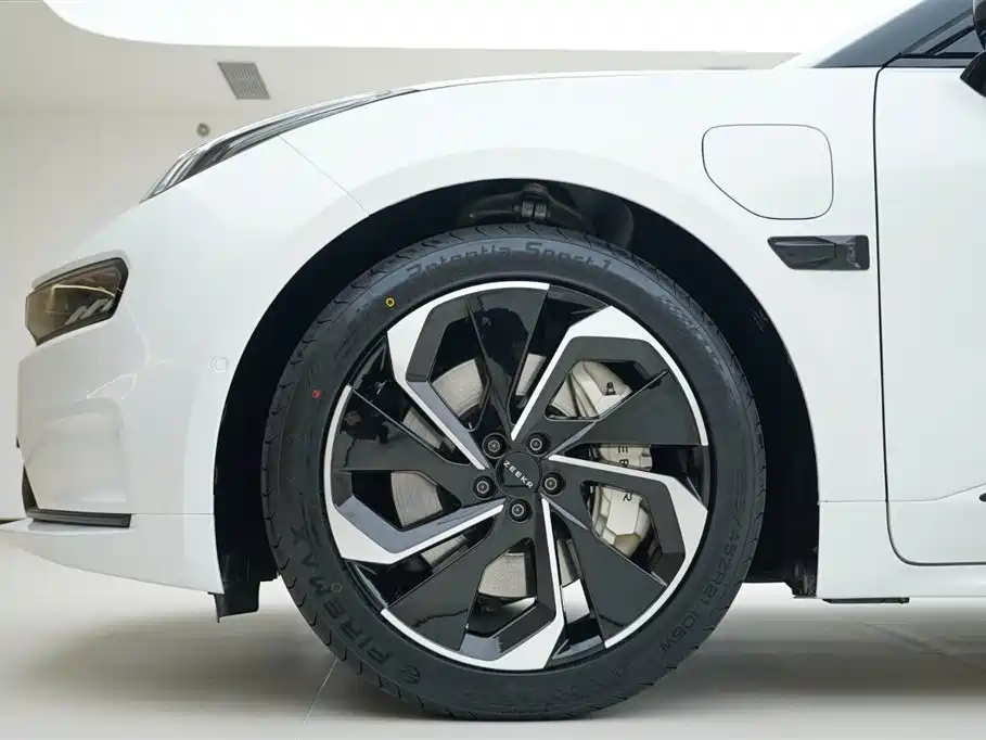 ZEEKR EXTREME KRYPTON 001