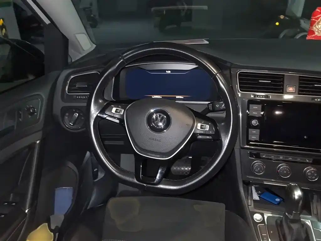 Volkswagen Golf 2019 280TSI DSG Luxury China VI фото 3
