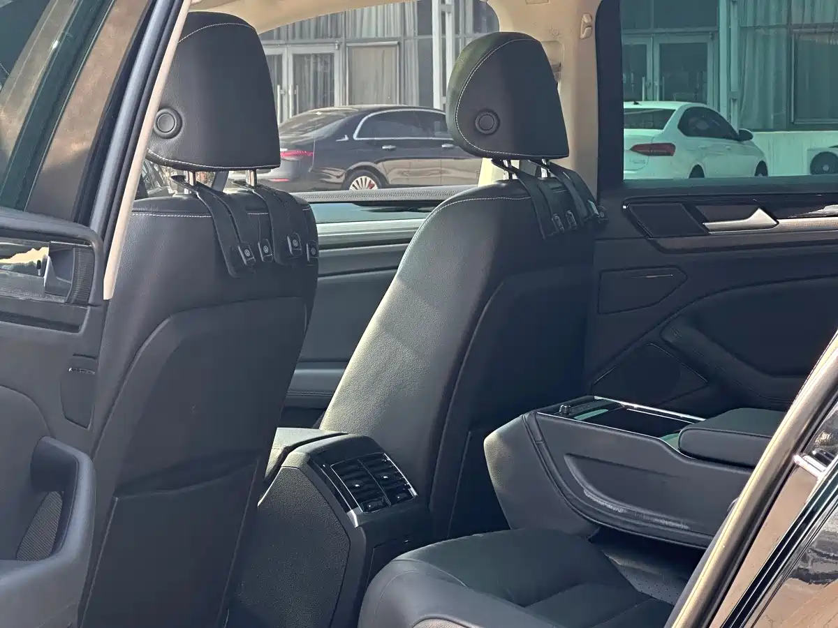 Volkswagen Phideon 2018 380TSI 2WD Business Edition фото 6