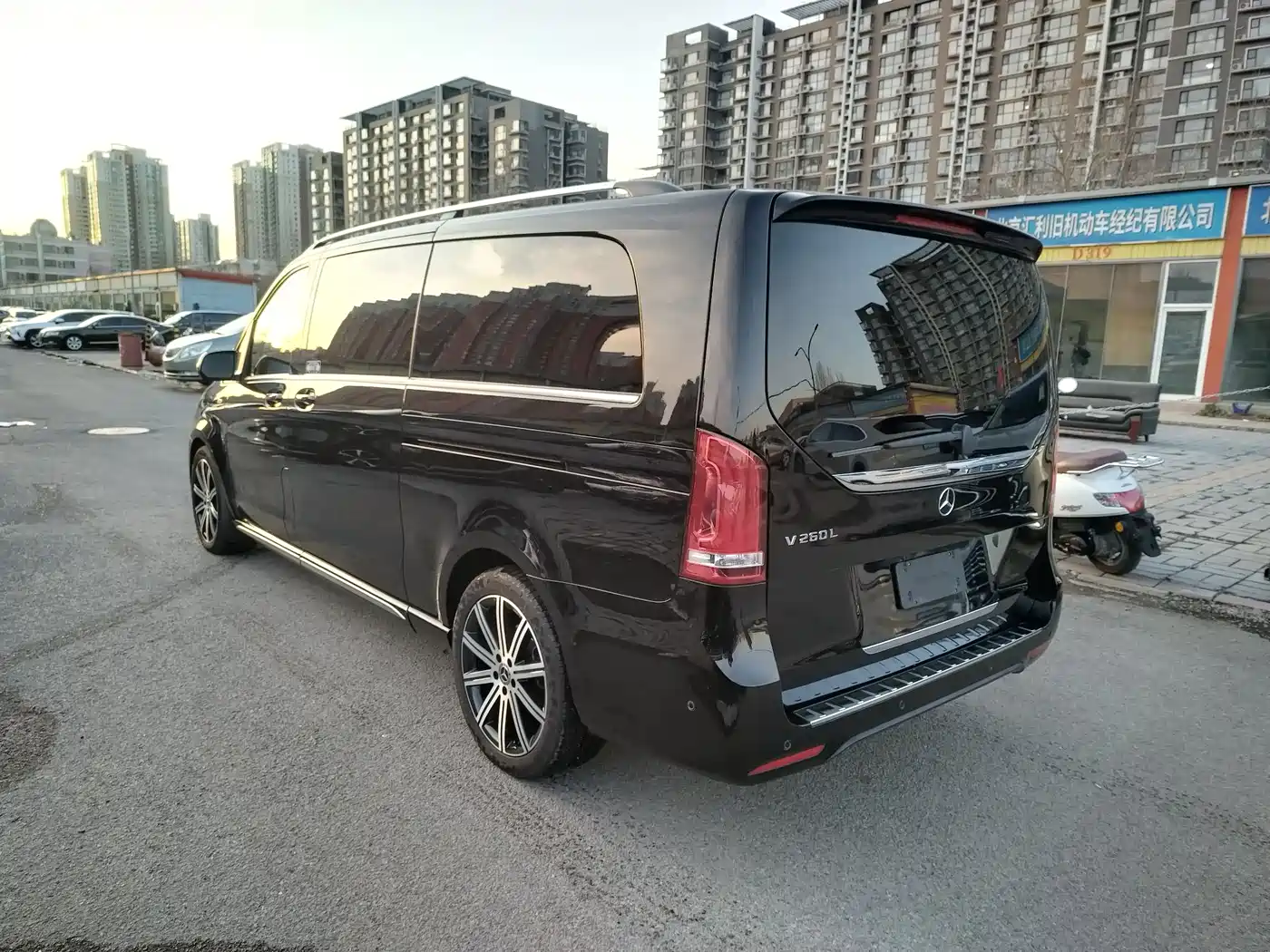 MERCEDES-BENZ V CLASS