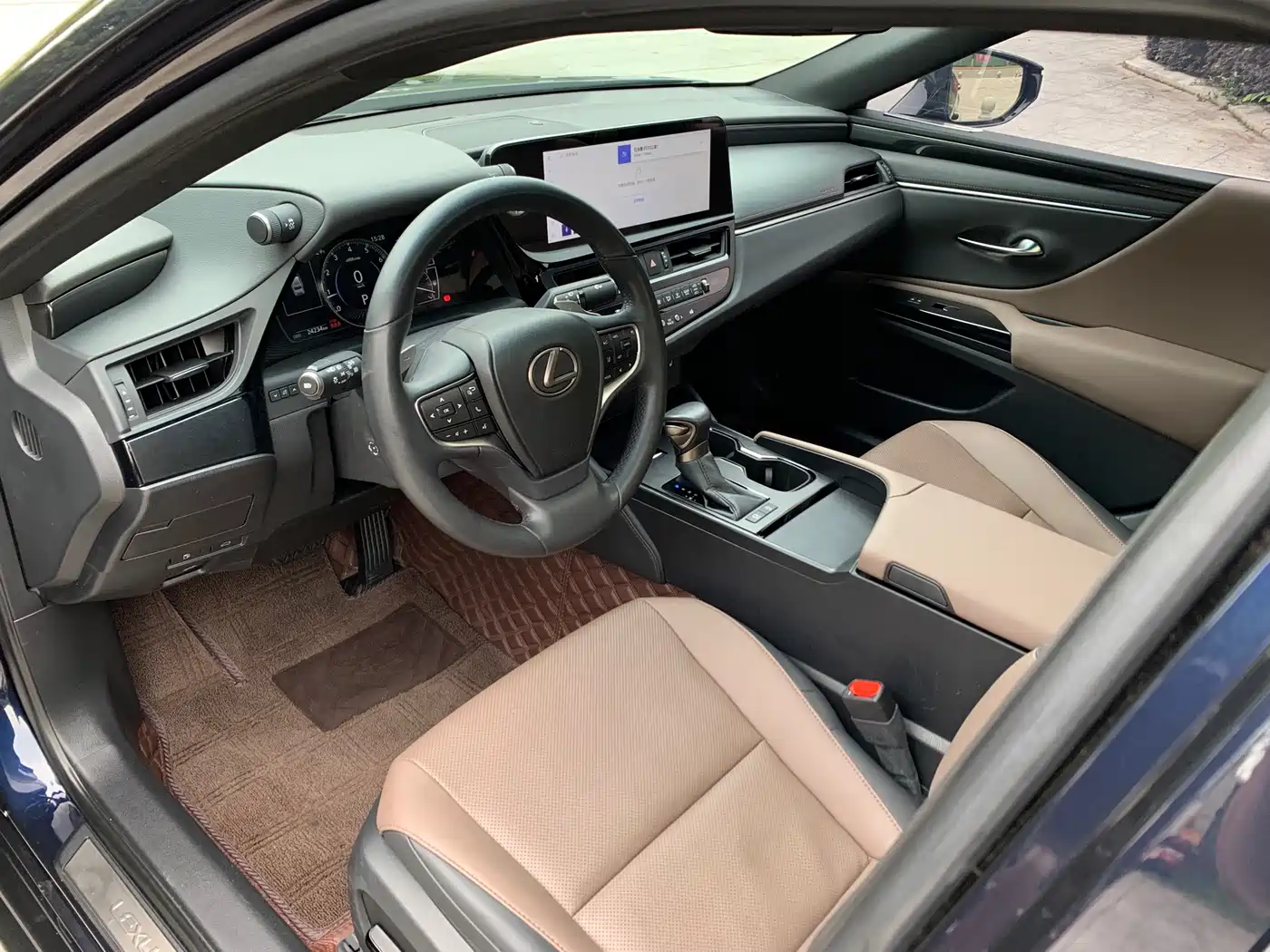 Lexus ES 2024 200 Premium Edition фото 3