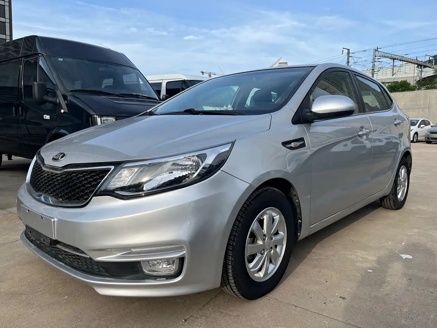 Kia K2 2015 Hatchback 1.4L AT GLS Cool Edition