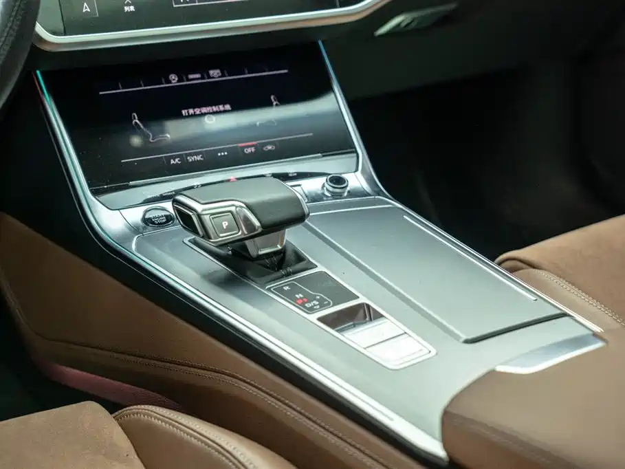 AUDI A7L