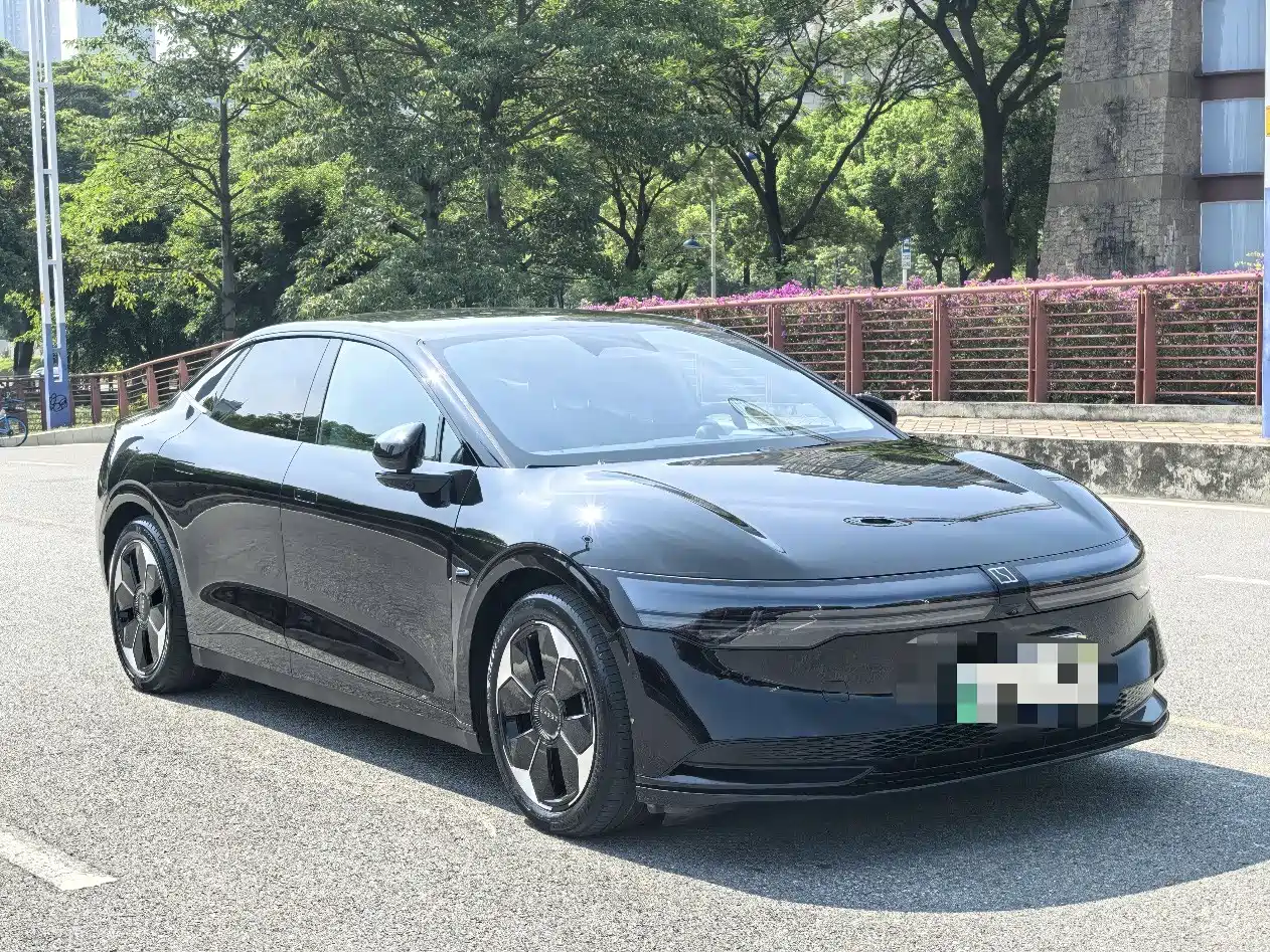 2024 ZEEKR 007