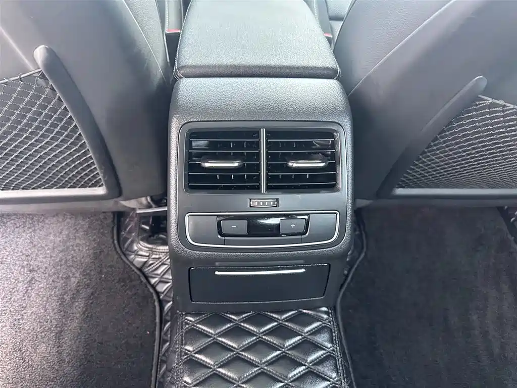 Audi A4L 2022 40 TFSI Luxury Dynamic фото 10