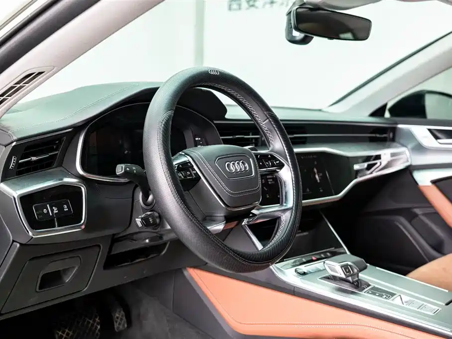 AUDI A7L