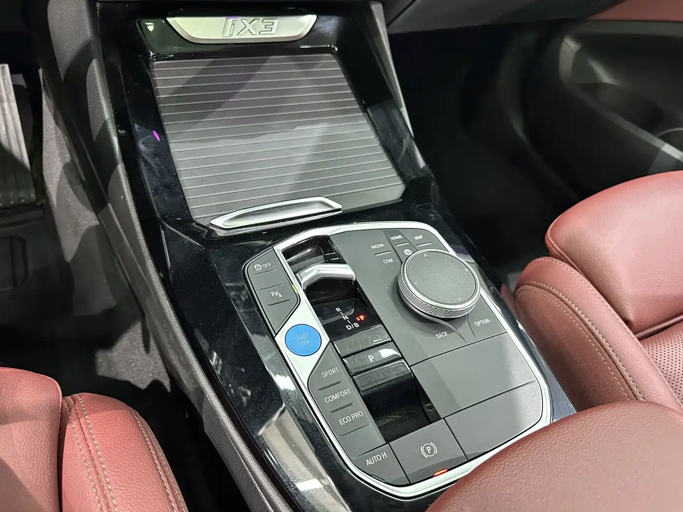 BMW iX3 2024 2023 Leading Type