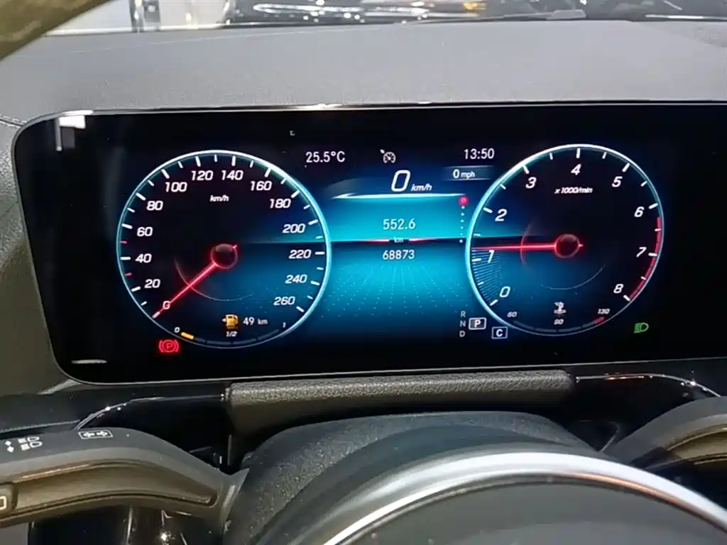 MERCEDES-BENZ GLA