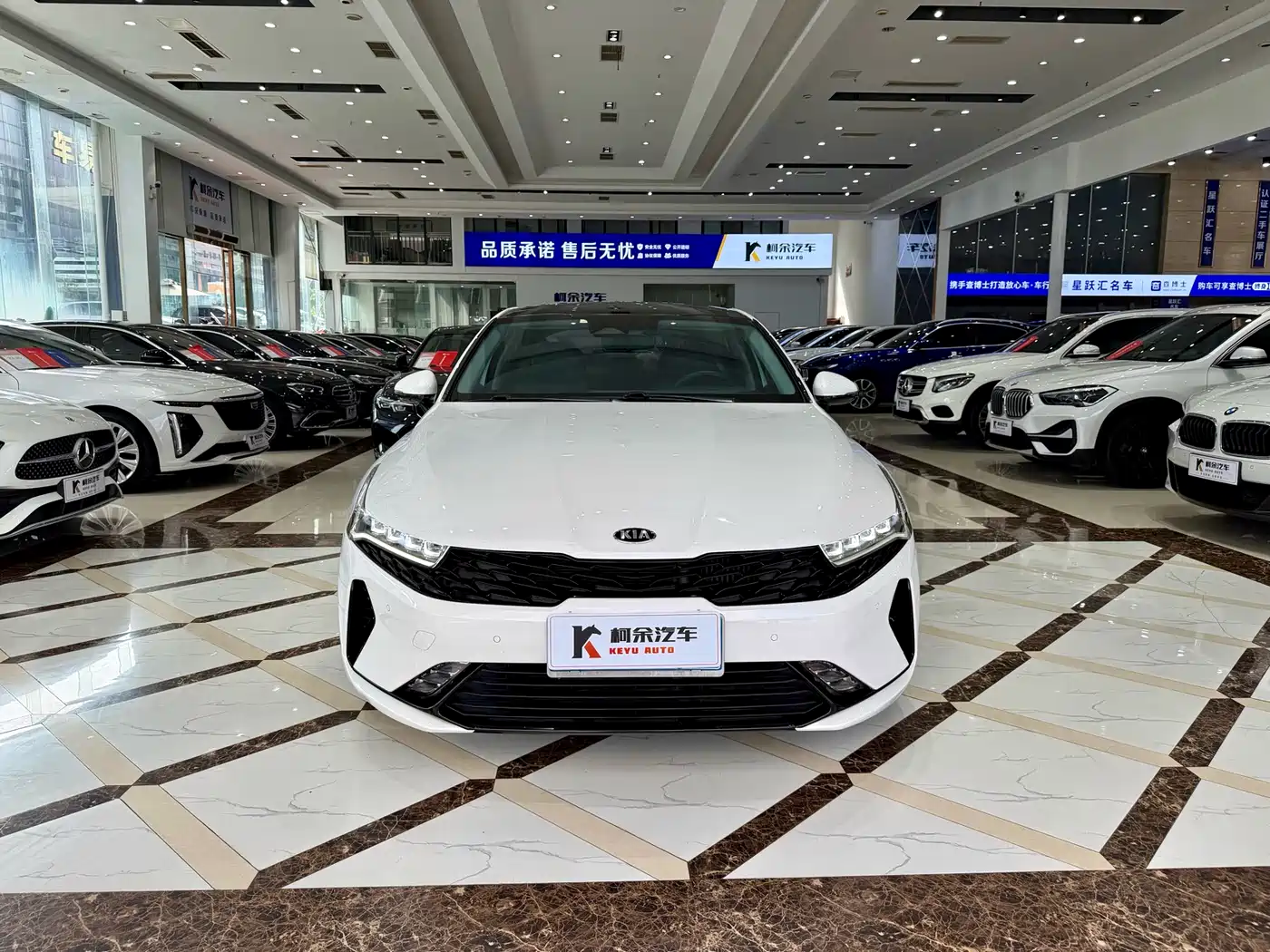 Kia K5 2020 270T CVVD Luxury Tech Version фото 3