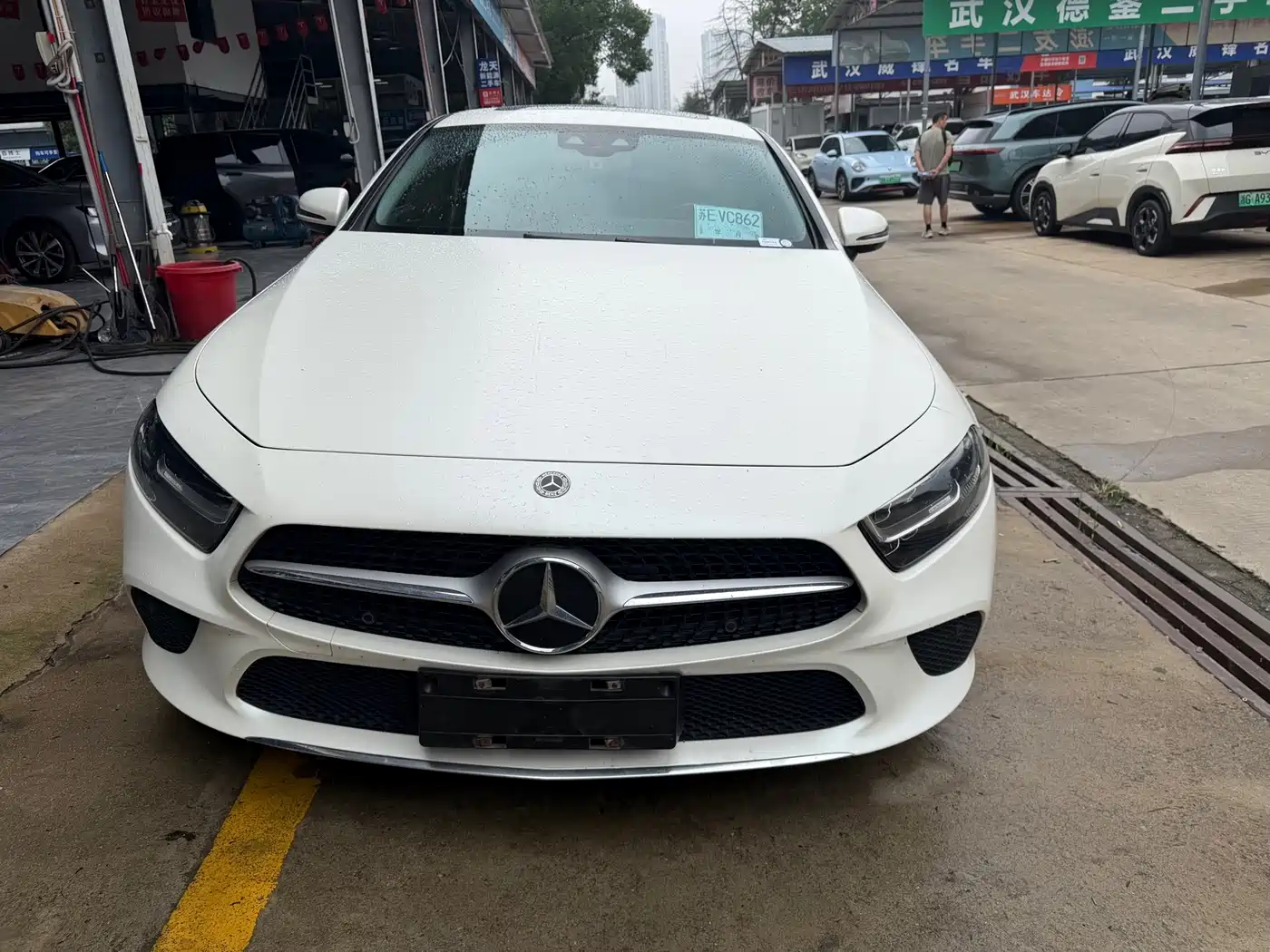 Photo 2 - Mercedes-Benz CLS