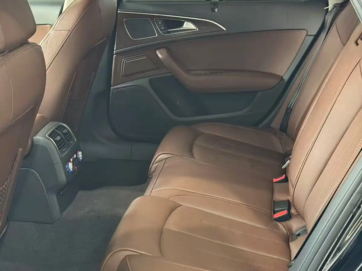 Audi A6L 2015 35 FSI quattro Comfort фото 17