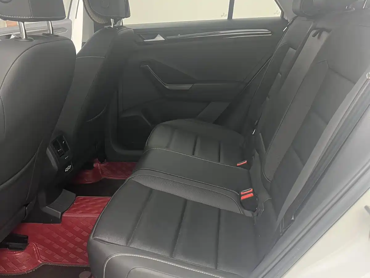 Volkswagen T-Roc, миниатюра 8