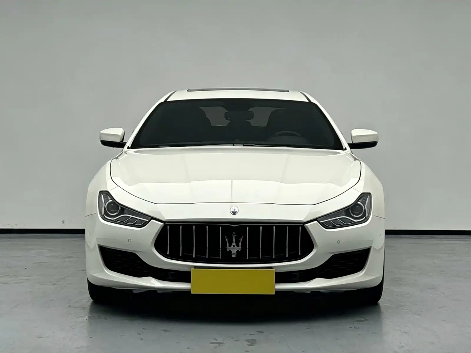 Photo 2 - Maserati Ghibli