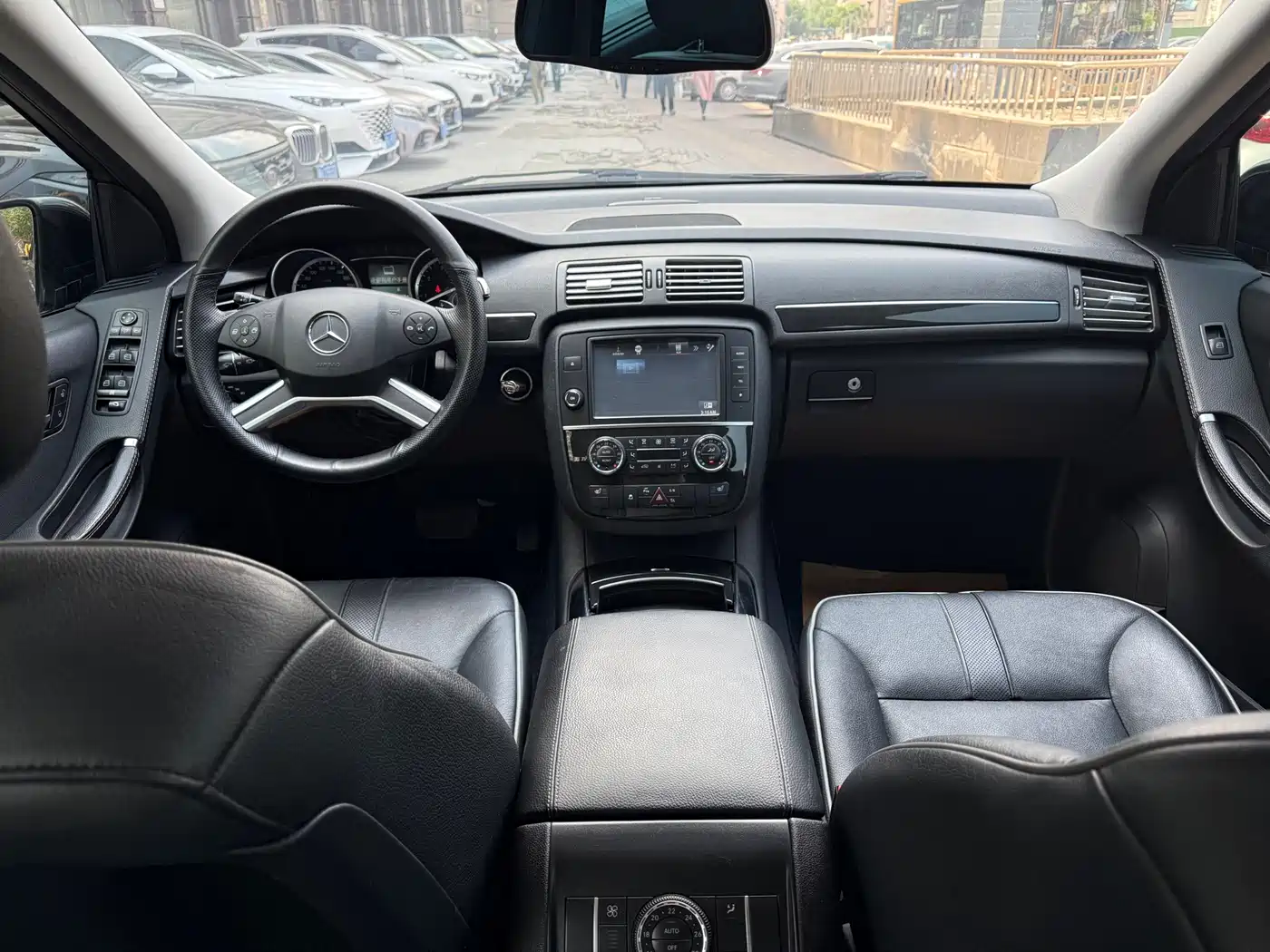 Mercedes-Benz R-Class 2015 R 320 4MATIC Luxury фото 9