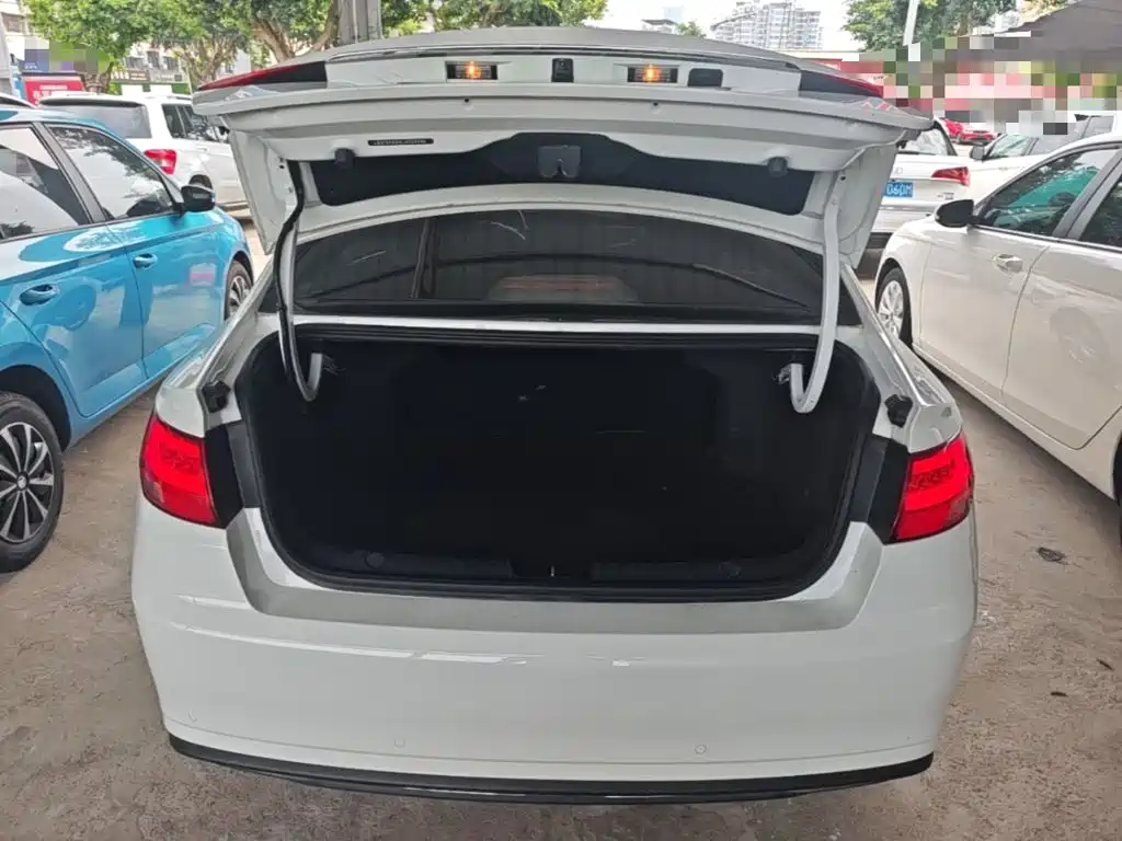 Photo 15 - Geely Emgrand GL