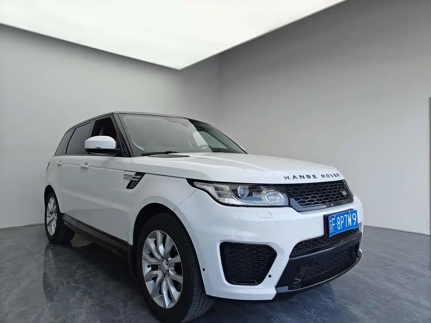 Land Rover Range Rover Sport 2014 3.0 SC V6 HSE фото 3