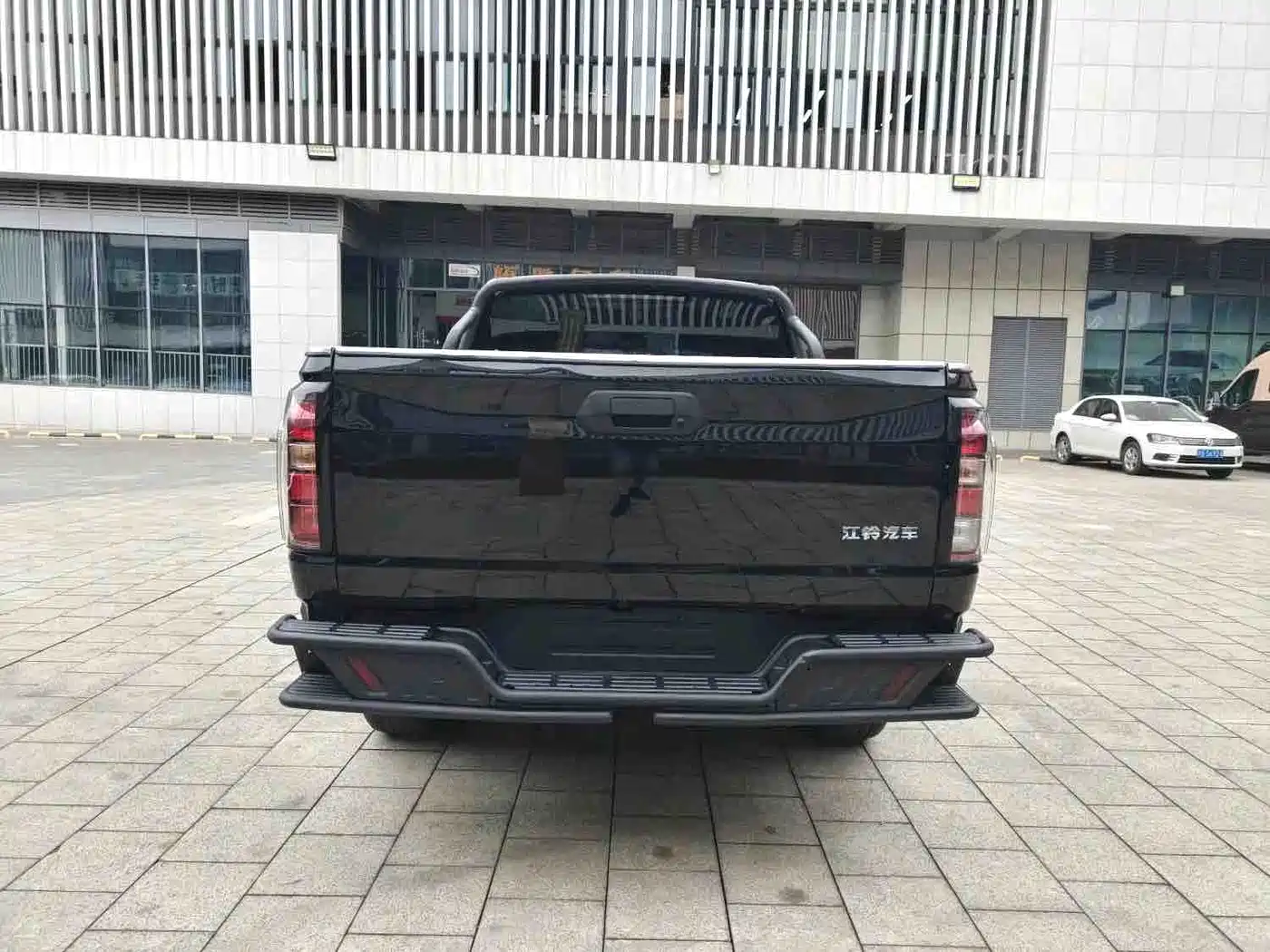 Jiangling Dadao 2025 2025 Allrounder Mountain Edition Flatbed 2.3T Diesel Automatic 4WD Comfort