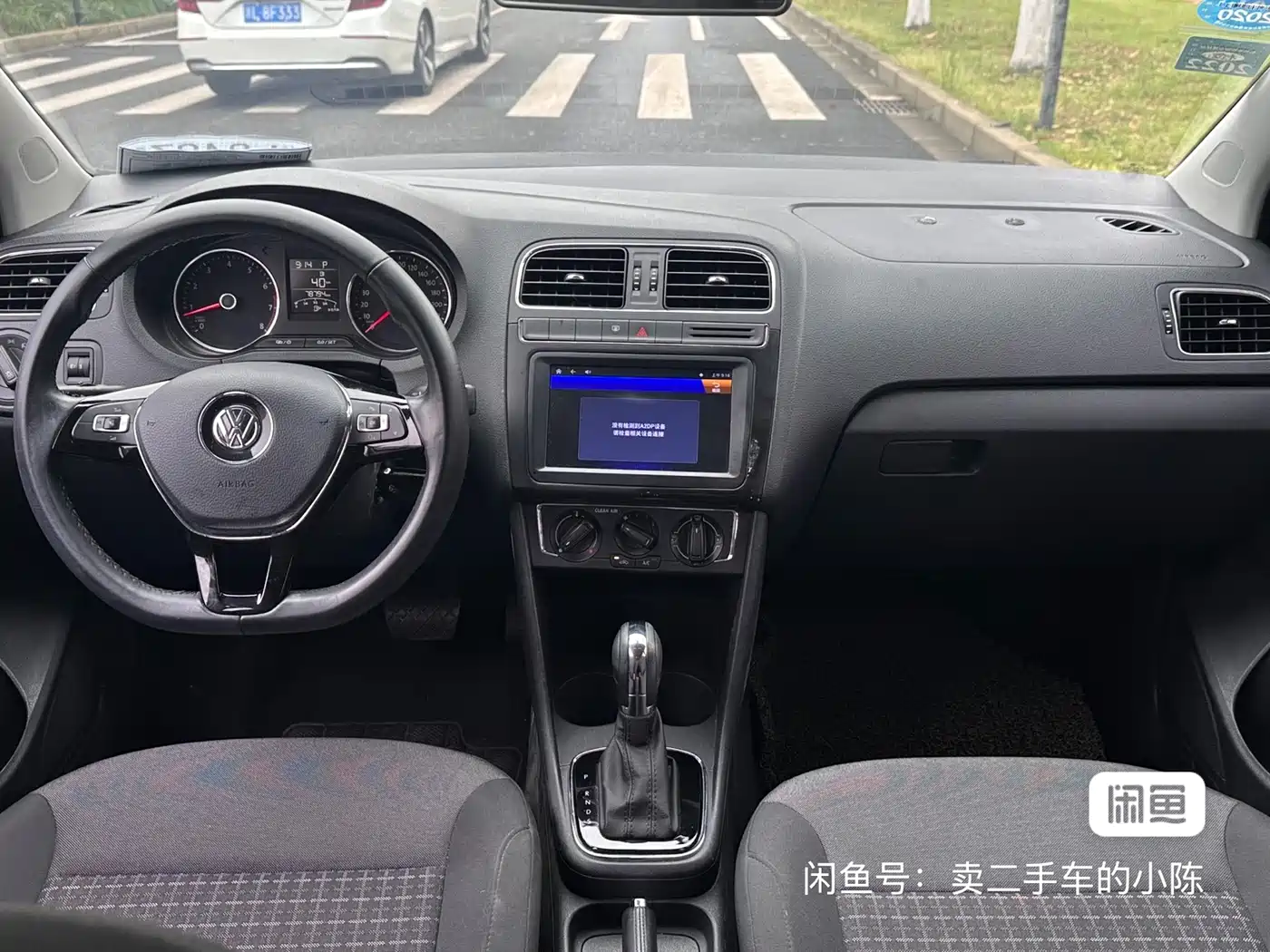 Volkswagen Polo 2016 1.6L Automatic Comfort фото 8