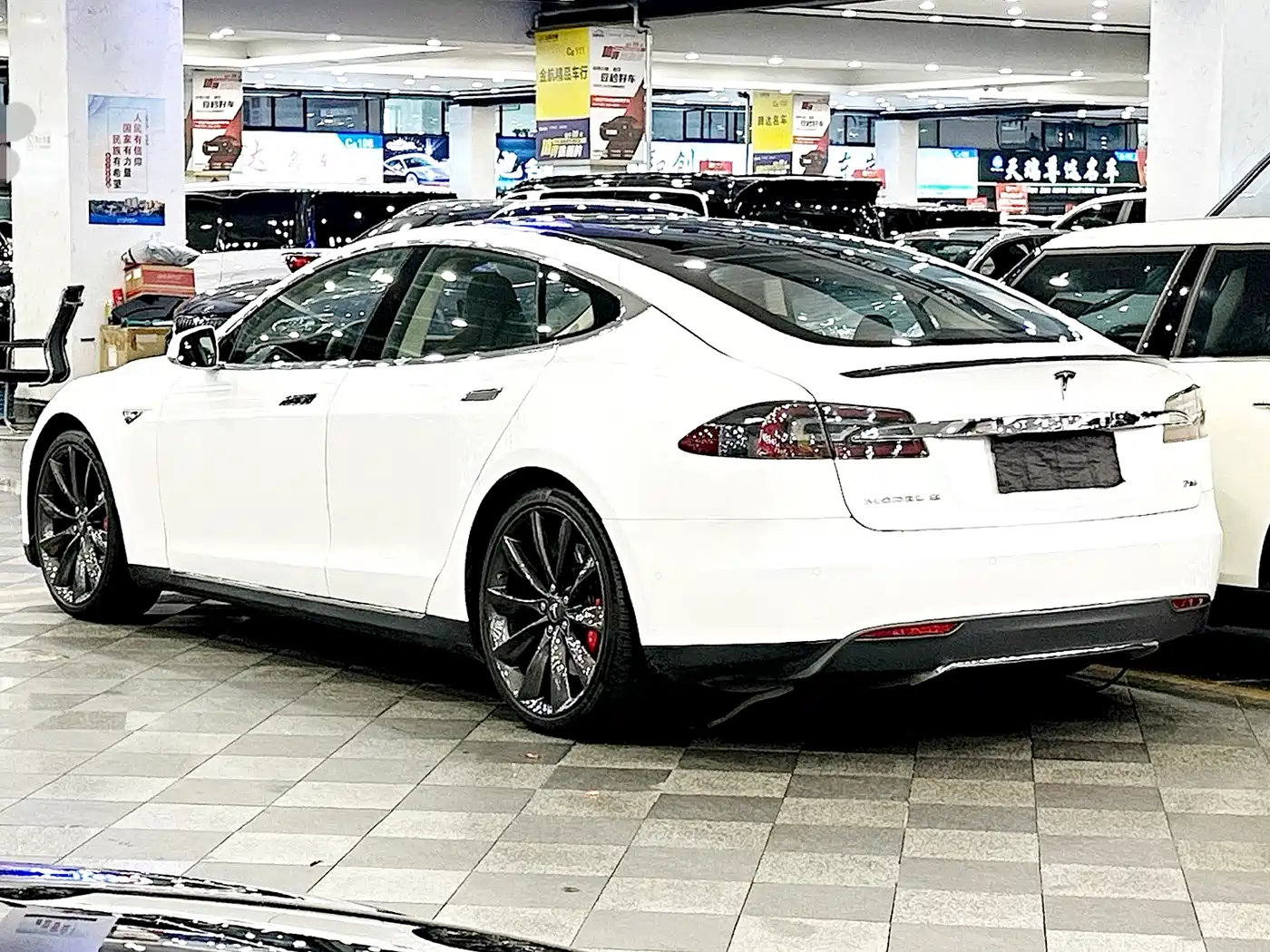 Tesla Model S 2015 2014 Model S P85