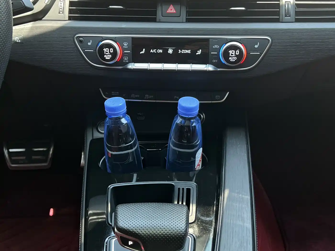 Audi A4L 2025 2025 2 Million Celebration Edition 40 TFSI Luxury Dynamic