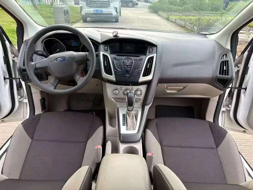 Фото 5 - Ford Focus