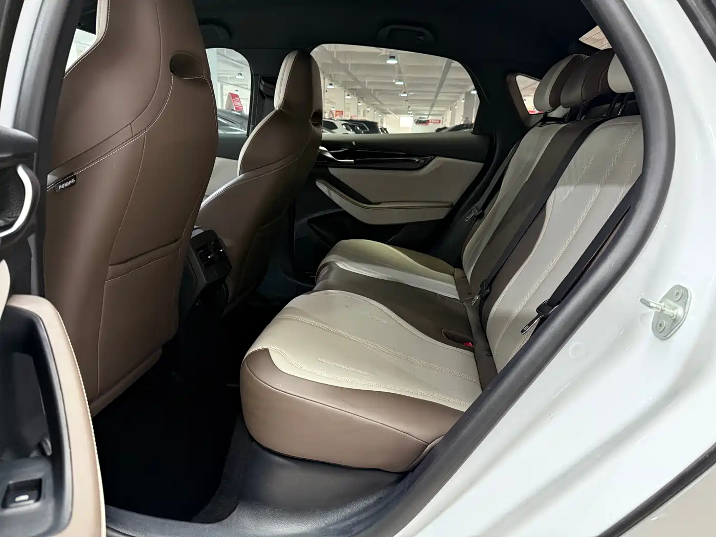 BYD Qin PLUS 2024 Glory Edition DM-i 55KM Leading фото 11