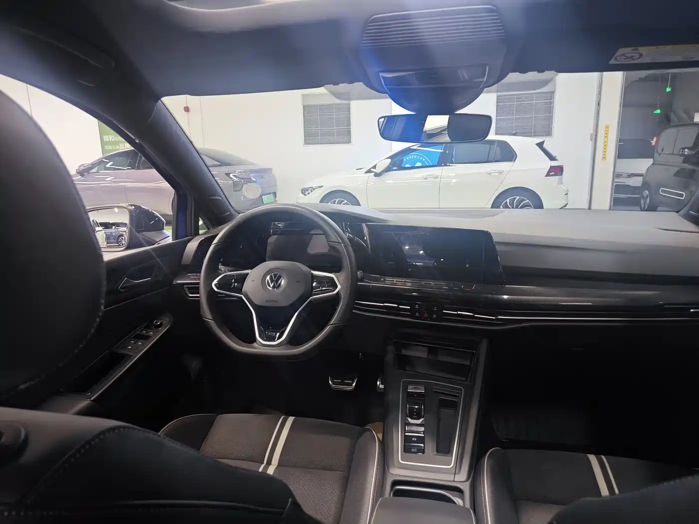 Volkswagen Golf 2021 280TSI DSG R-Line фото 4