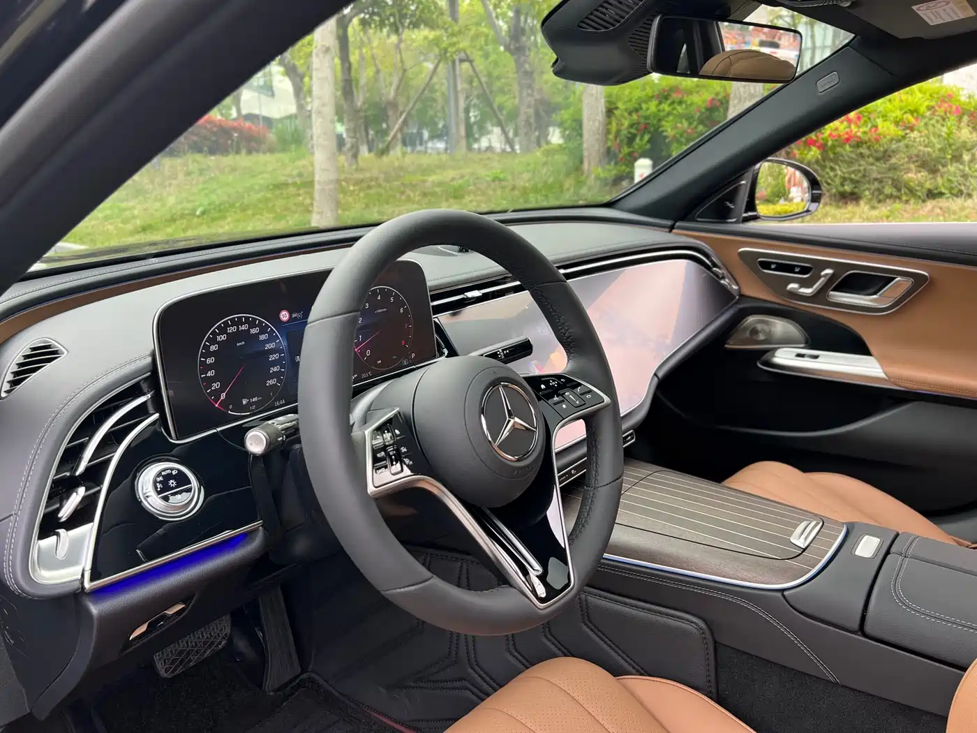 Mercedes-Benz E-Class 2024 Model E 300 L Luxury фото 9