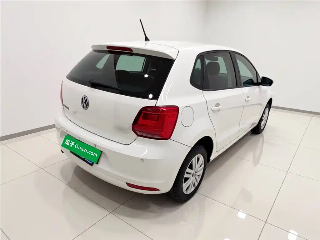 Volkswagen Polo 2016 1.4L Manual Trend фото 7