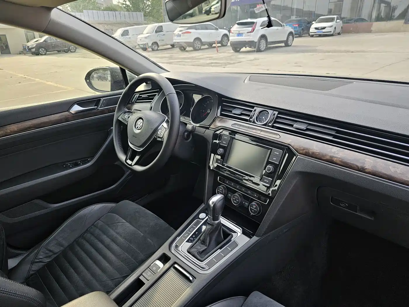 Volkswagen Magotan 2018 330TSI DSG Luxury фото 11