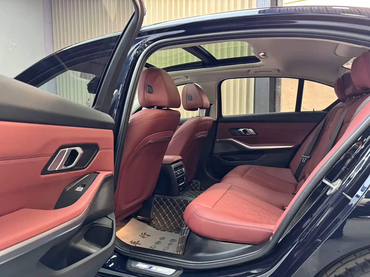 BMW 3 Series 2023 320Li M Sport Package фото 8