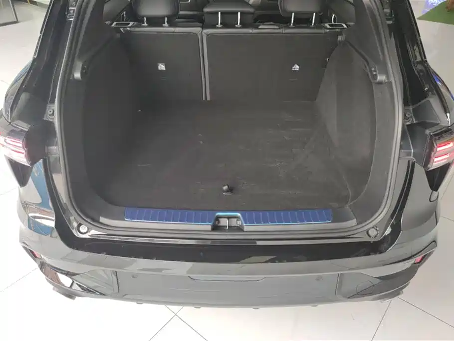 Lynk & Co 01 2025 Model Year 2.0TD 2WD Renewal Edition фото 4