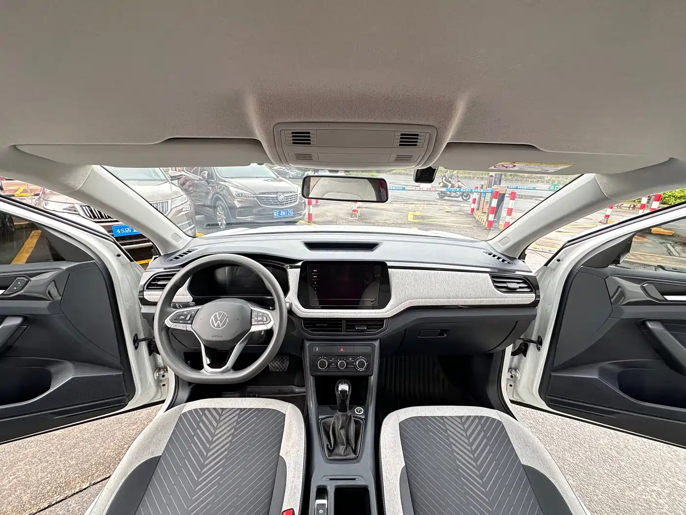 Volkswagen Tharu, миниатюра 13