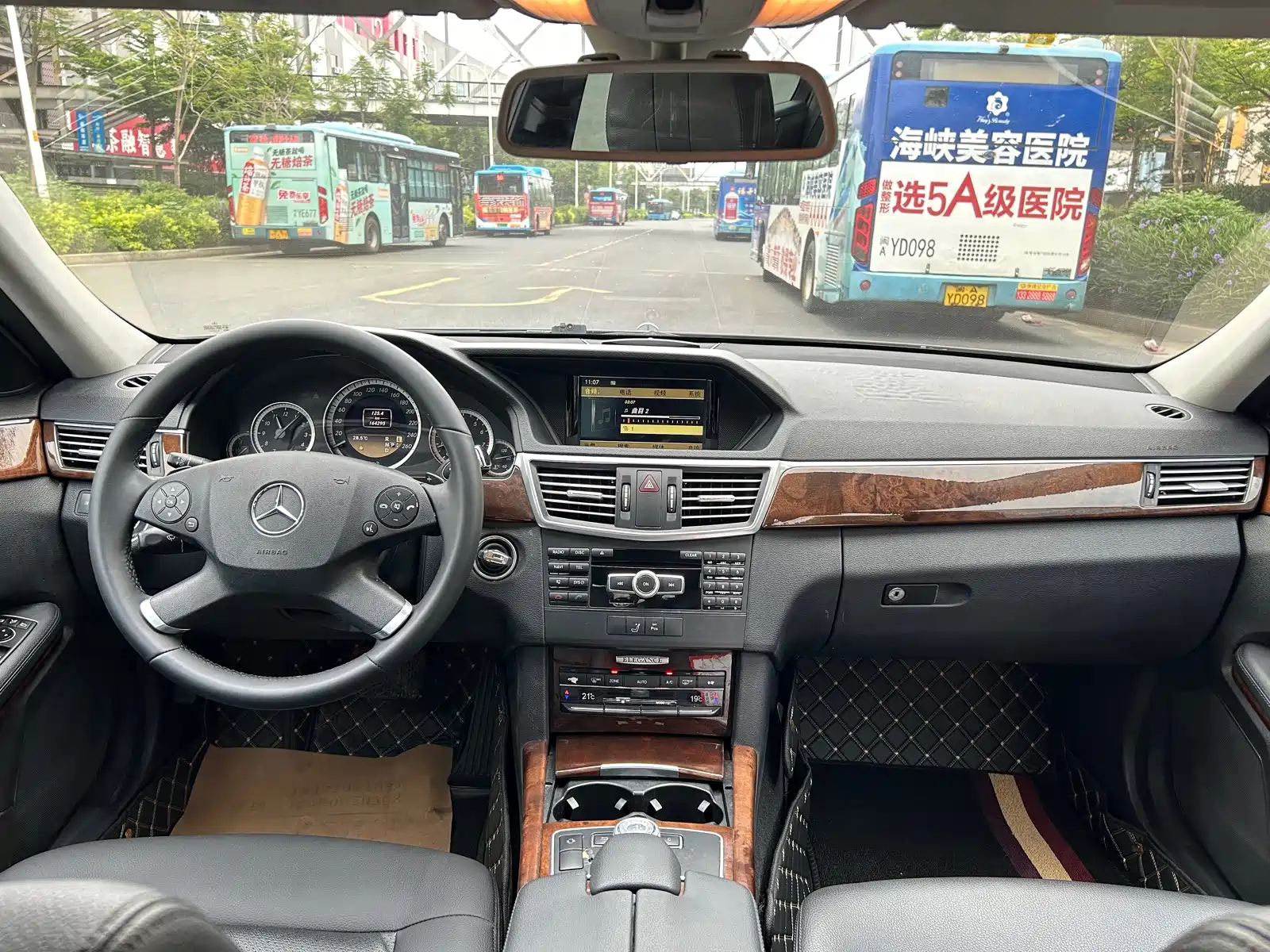 Фото 9 - Mercedes-Benz E-Class