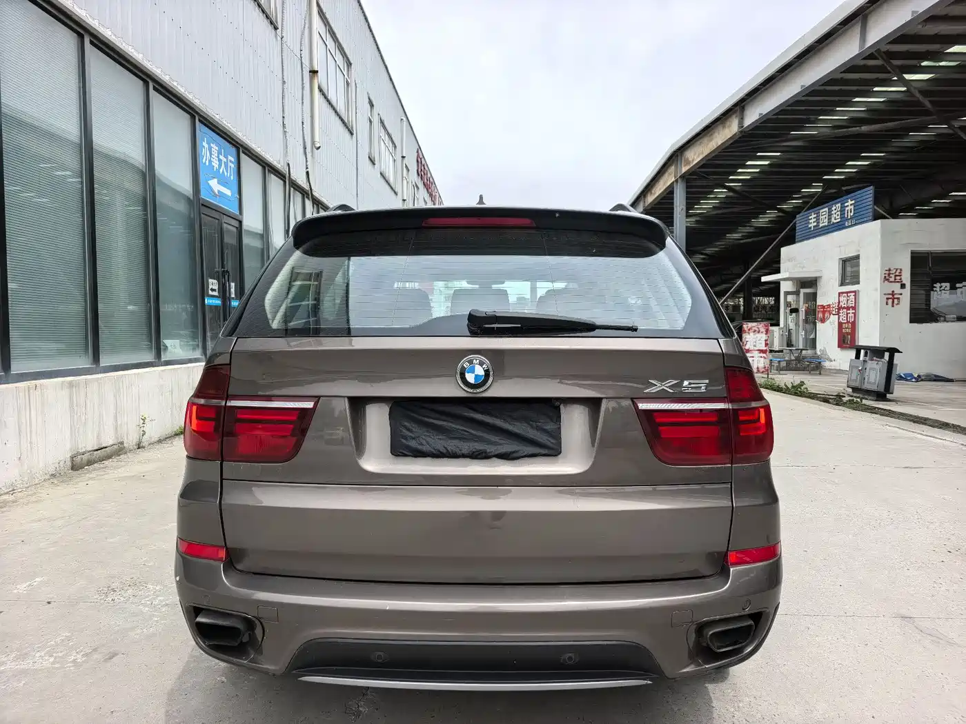 BMW X5 (Import) 2011 xDrive35i Leading Edition фото 3