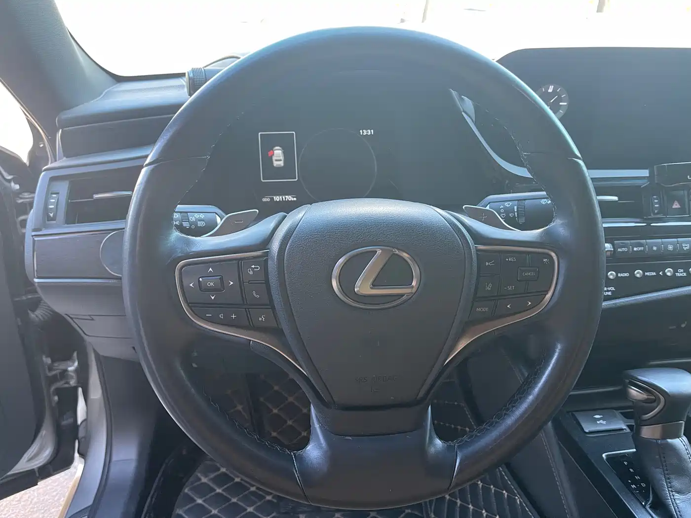 Lexus ES 2022 200 Excellence Edition фото 4