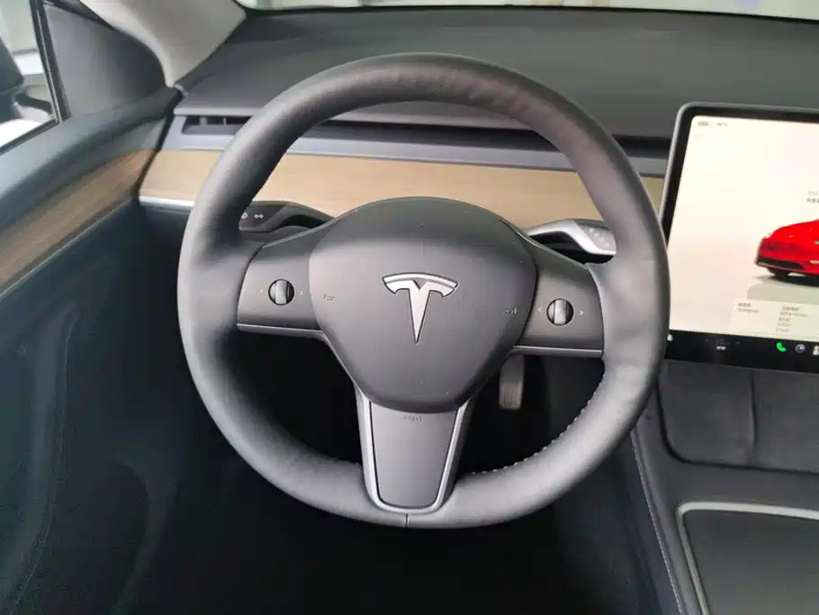 Фото 15 - Tesla Model Y