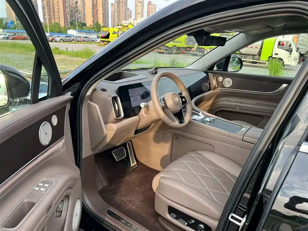 AITO Wenjie AITO M9 2026 Extended Range Ultra Edition 52kWh 6-seater фото 4