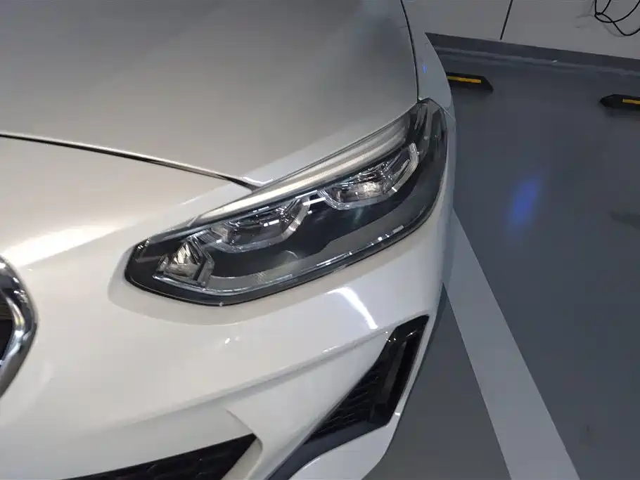 BMW 1 Series 2019 120i M Sport Package фото 5