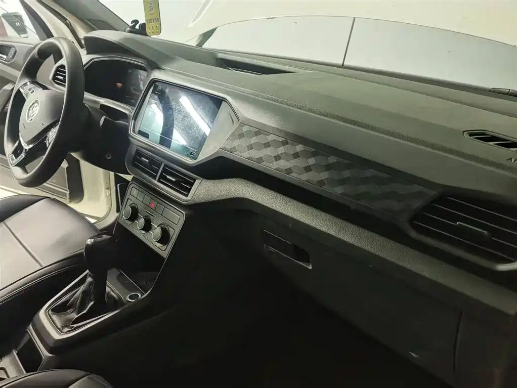 VOLKSWAGEN TU KAI