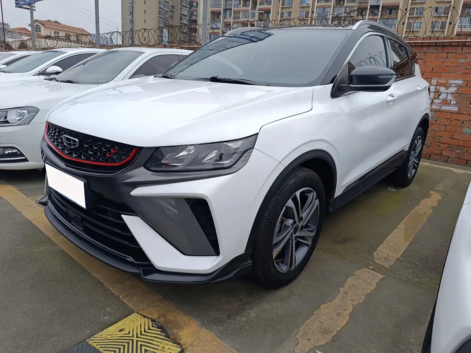 Фото 1 - Geely Coolray